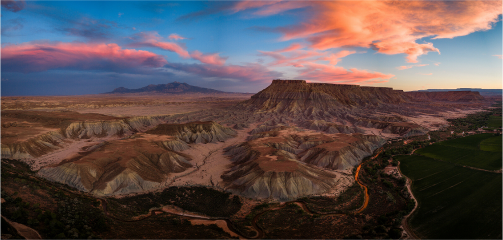 Main image Last light over the Badlands