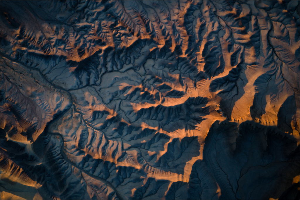 Main image LIGHT & SHADOW